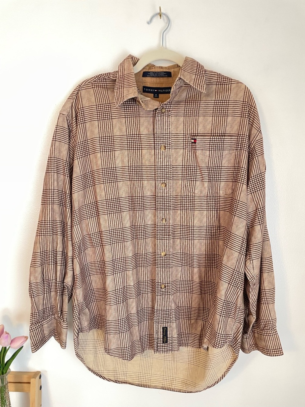 TOMMY HILFIGER plaid button up 100% cotton Mens size medium vintage